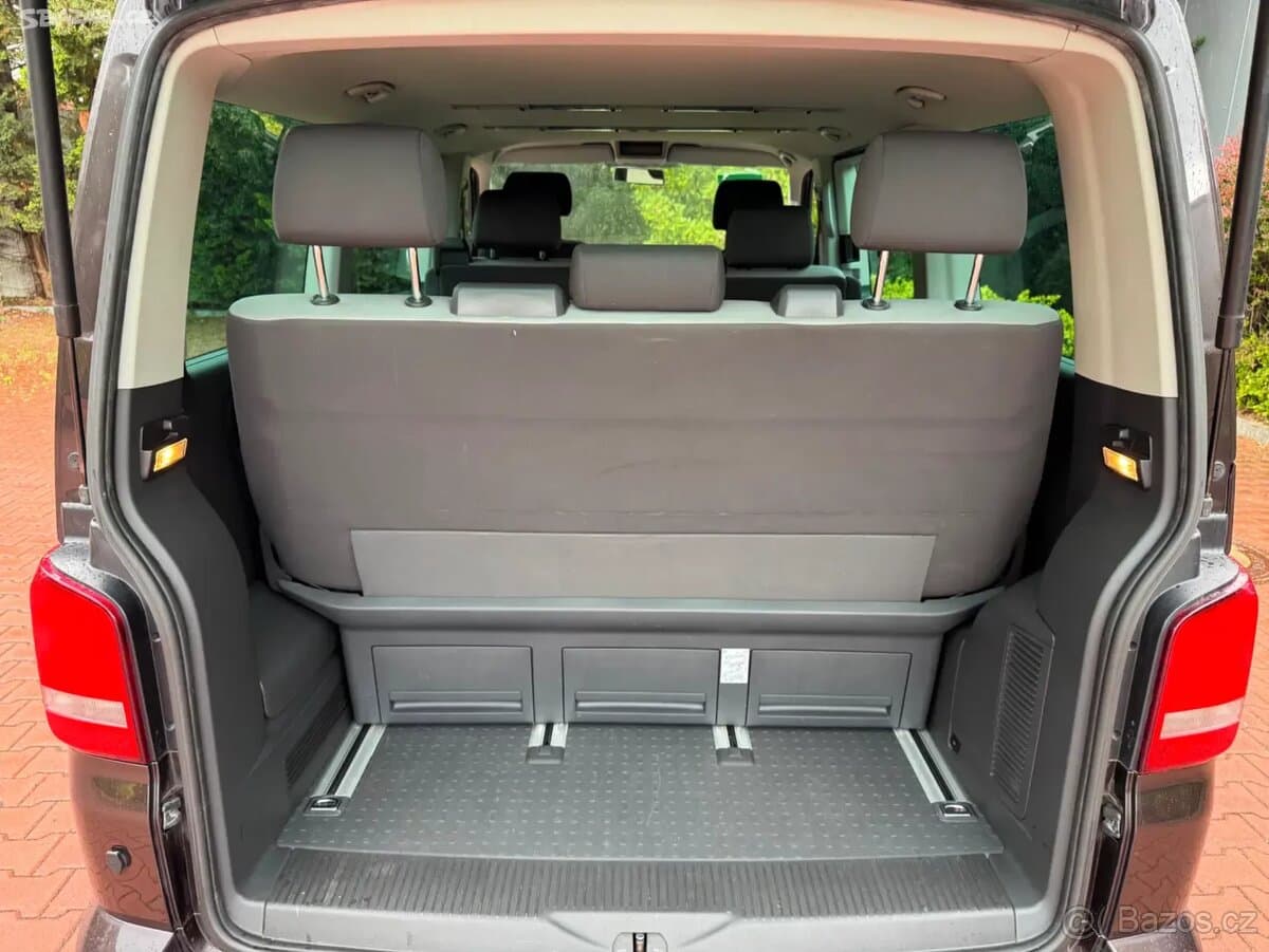 2011 Volkswagen MULTIVAN - 18