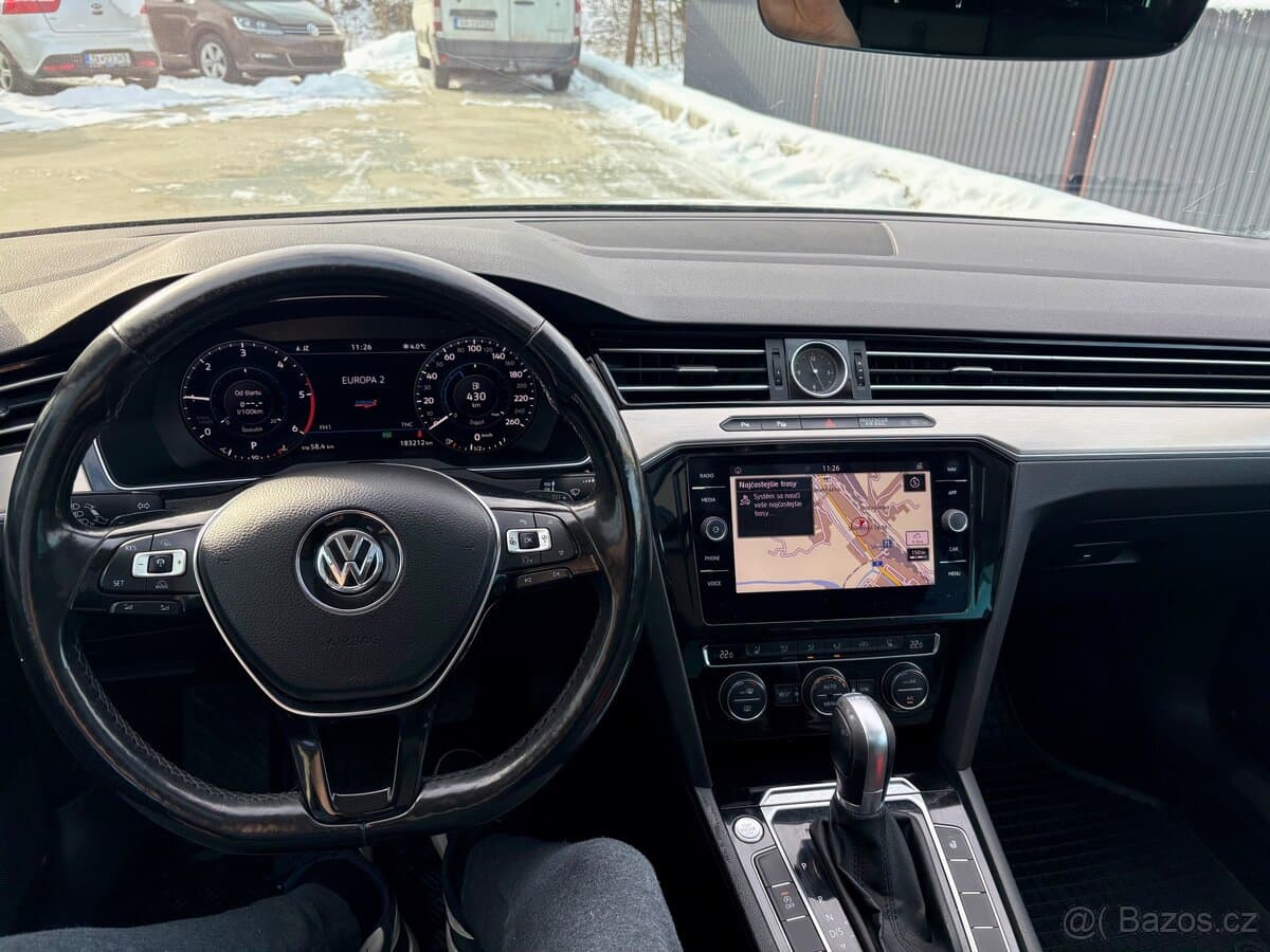 2017 Volkswagen PASSAT - 18