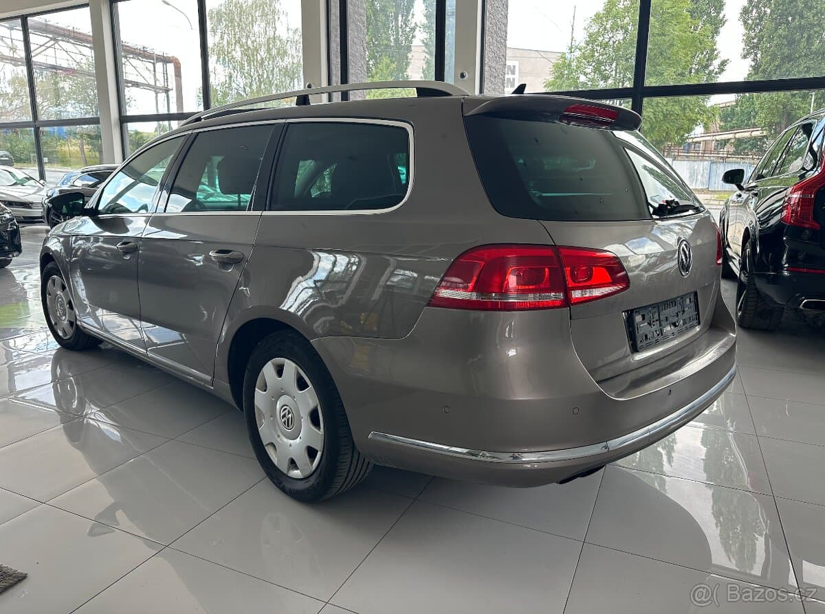 2011 Volkswagen PASSAT - 18
