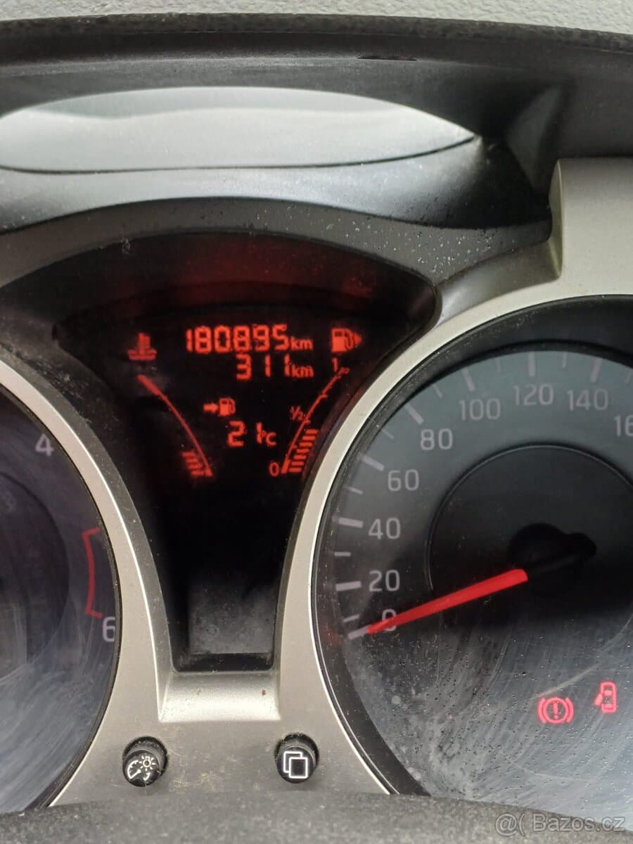 2013 Nissan JUKE - 18