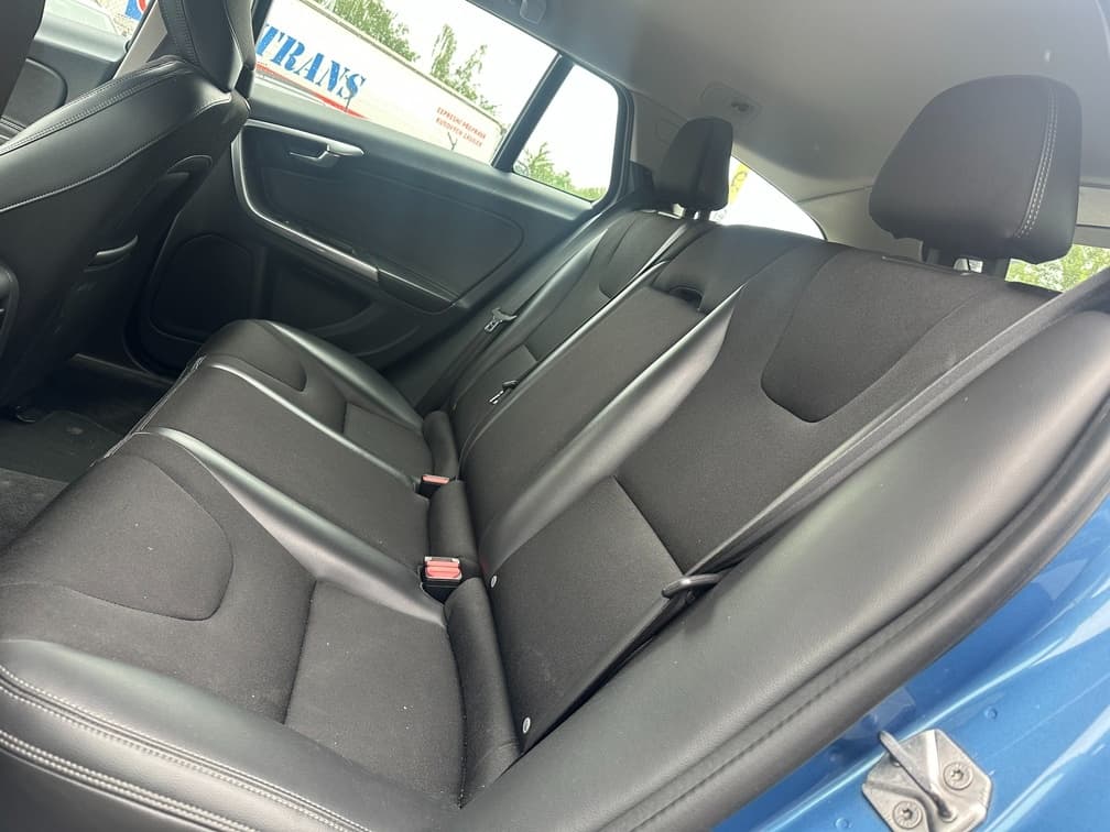 2016 Volvo V60 - 18