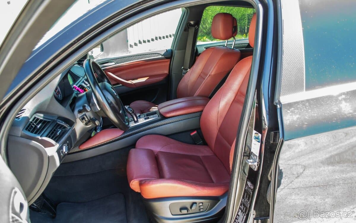 2012 BMW X6 - 18