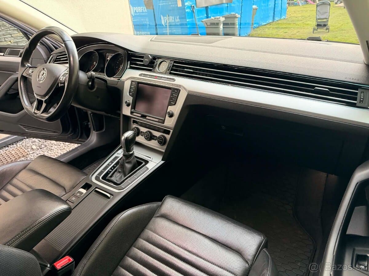 2015 Volkswagen PASSAT - 18