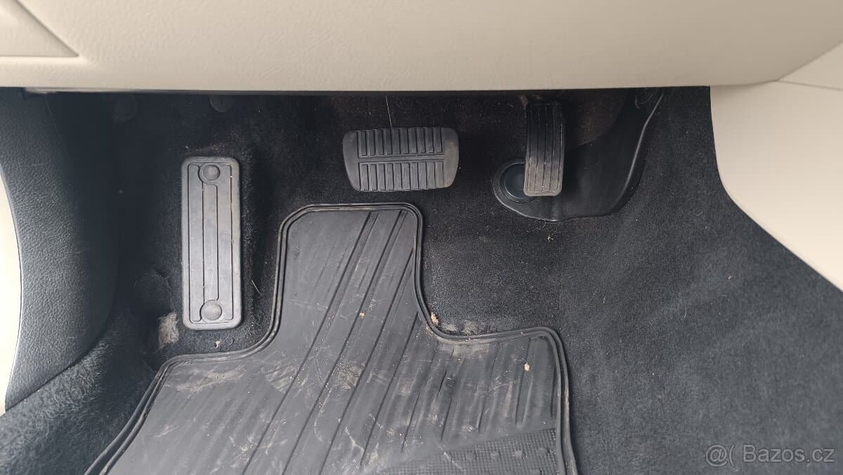 2014 Subaru OUTBACK - 18
