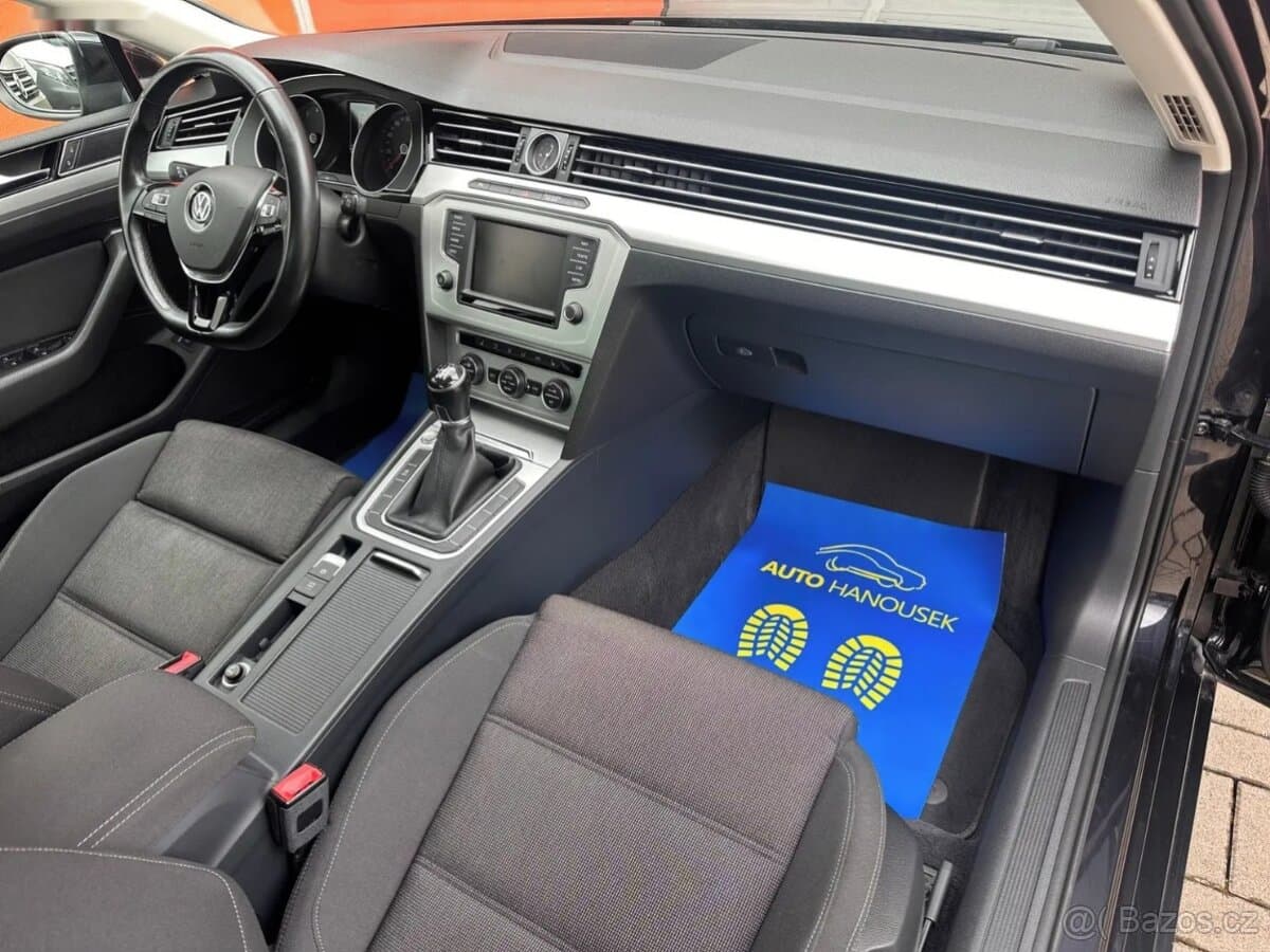 2015 Volkswagen PASSAT - 18