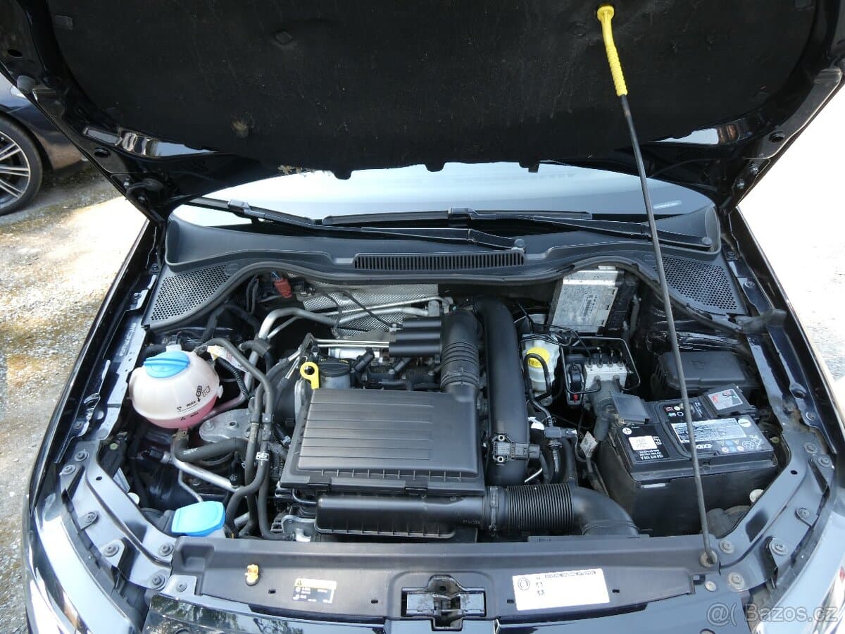 2015 Volkswagen POLO - 18