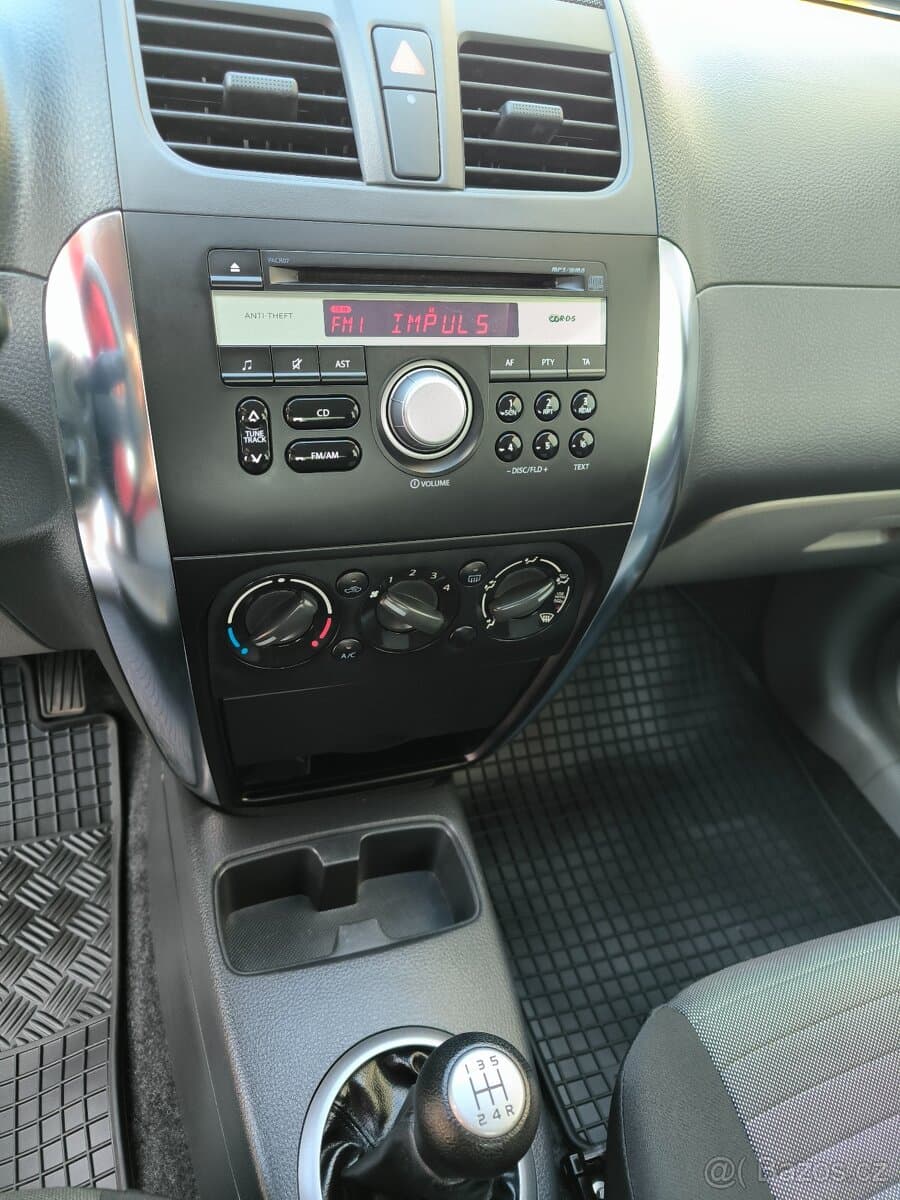 2012 Suzuki SX4 - 18