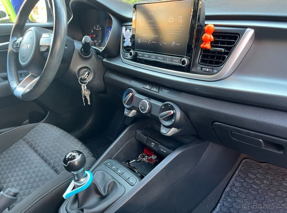 2021 Kia RIO - 18