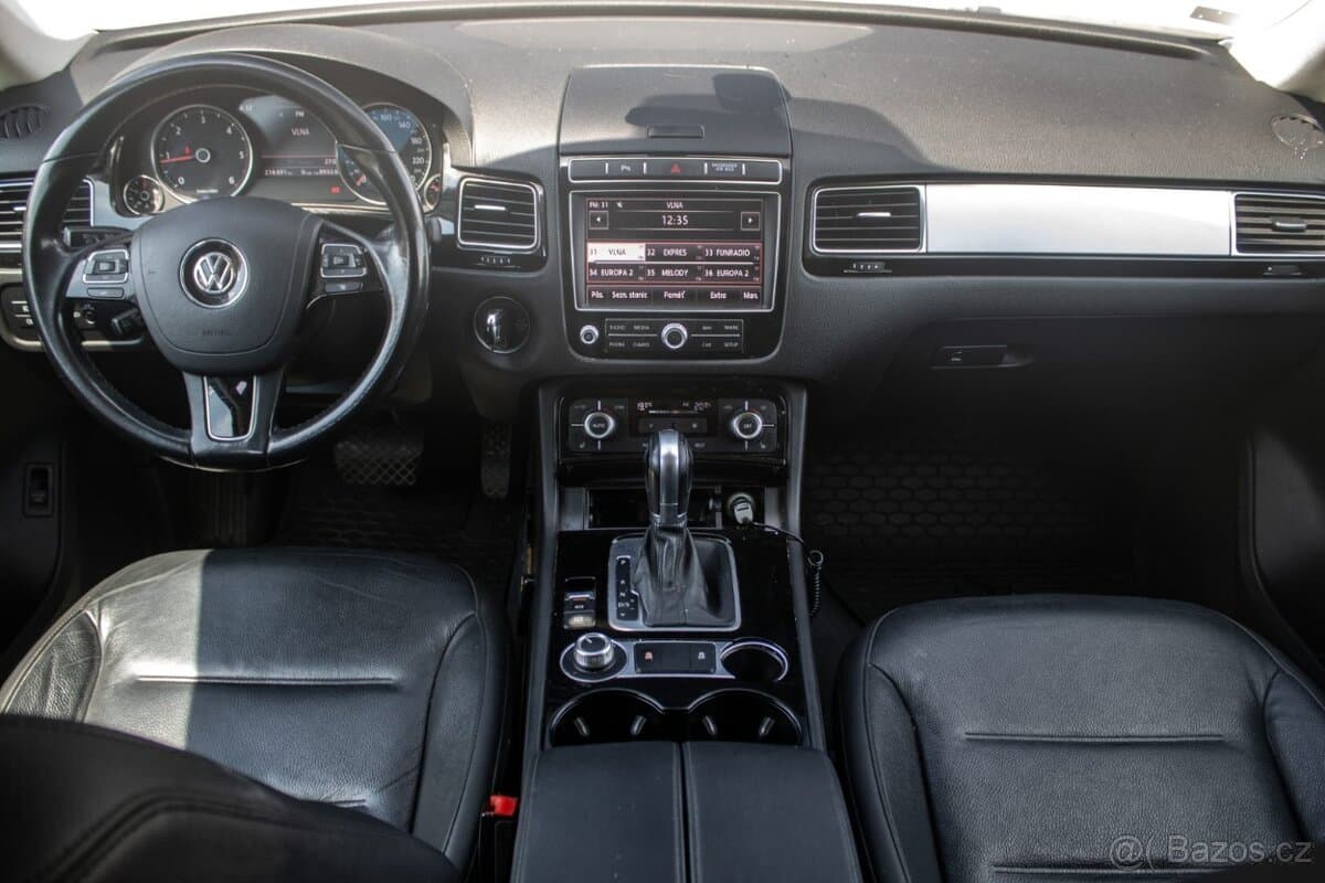 2017 Volkswagen TOUAREG - 18
