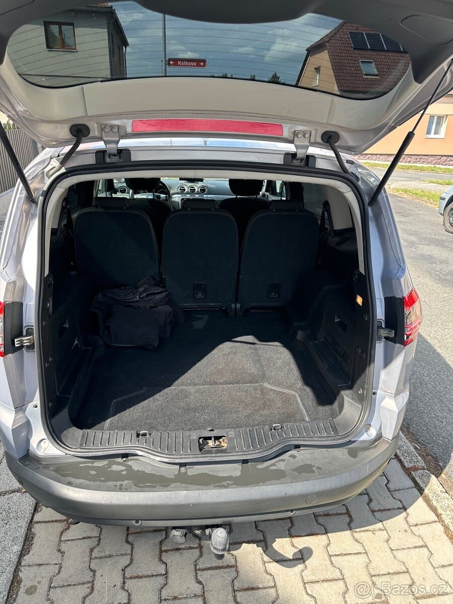 2011 Ford S-MAX - 18