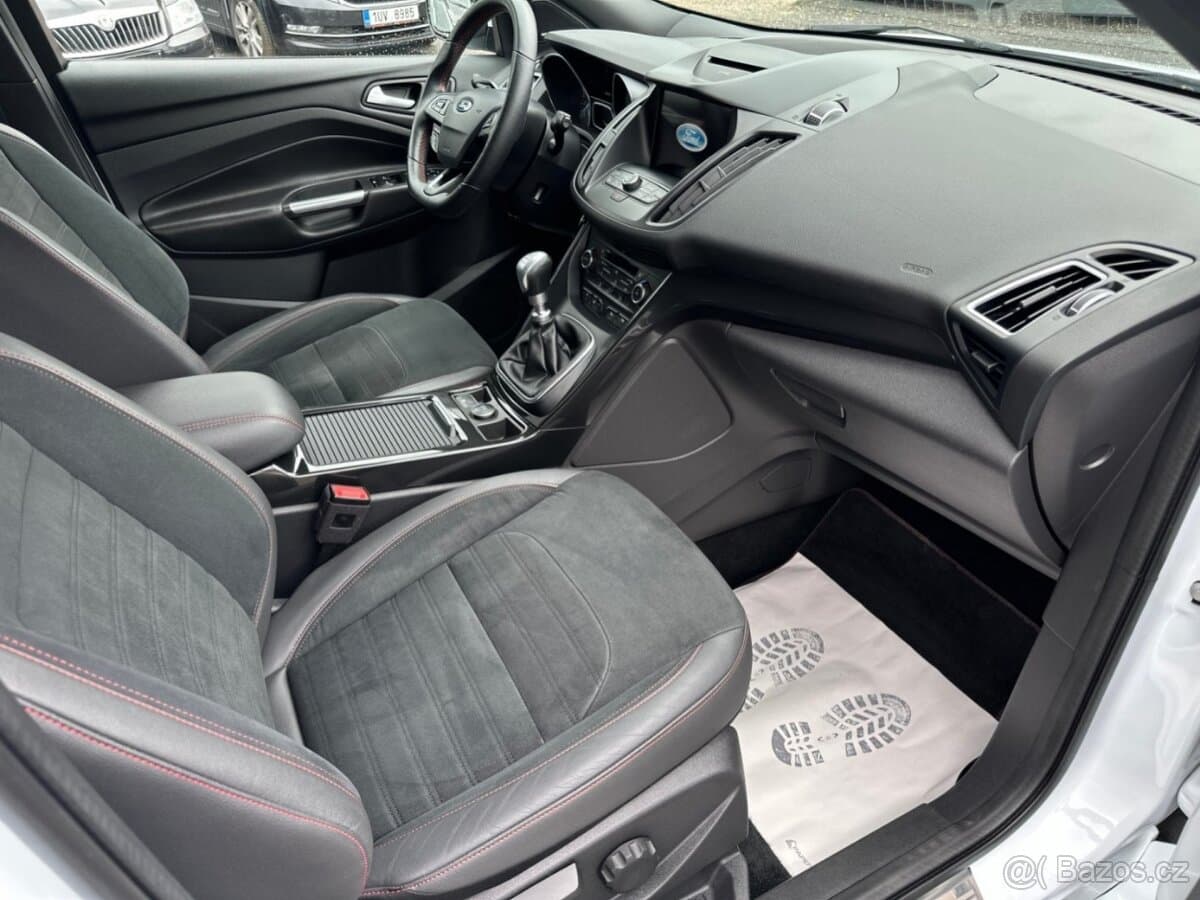 2019 Ford KUGA - 18
