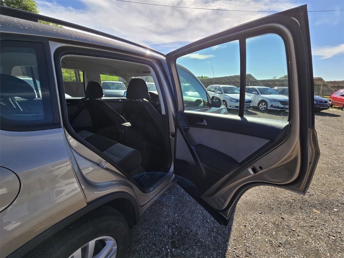 2012 Volkswagen TIGUAN - 18