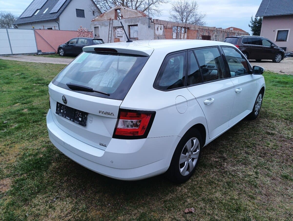 2015 Škoda FABIA - 18