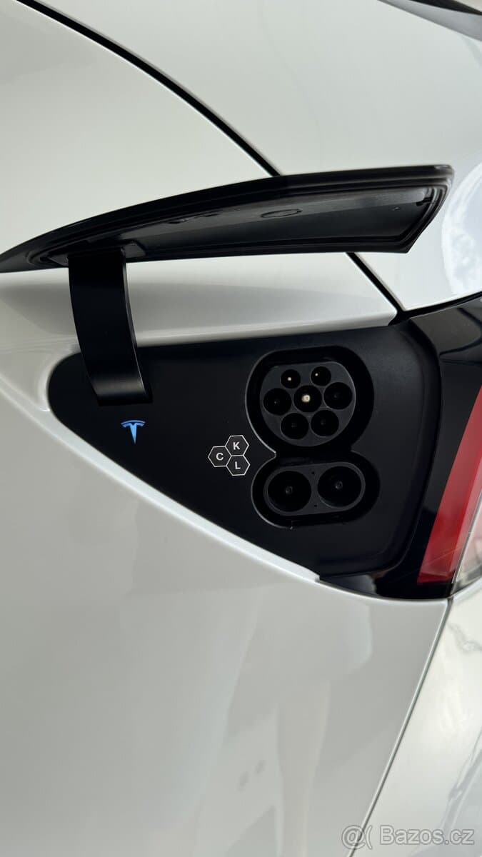 2023 Tesla MODEL Y - 18