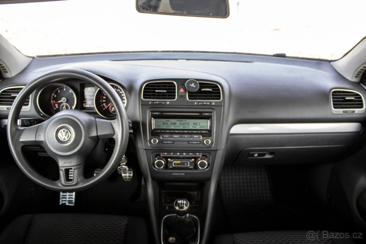 2010 Volkswagen GOLF - 18
