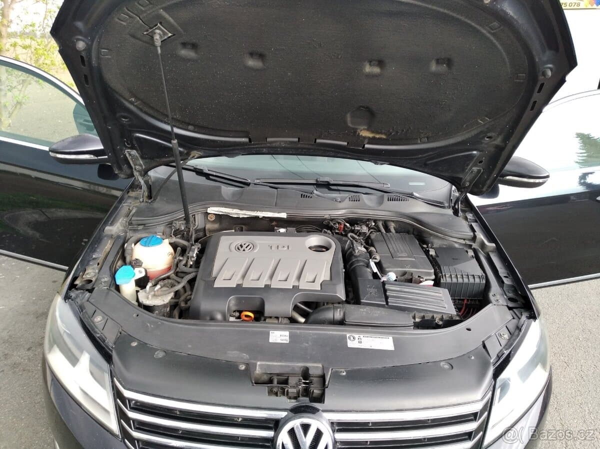 2011 Volkswagen PASSAT - 18