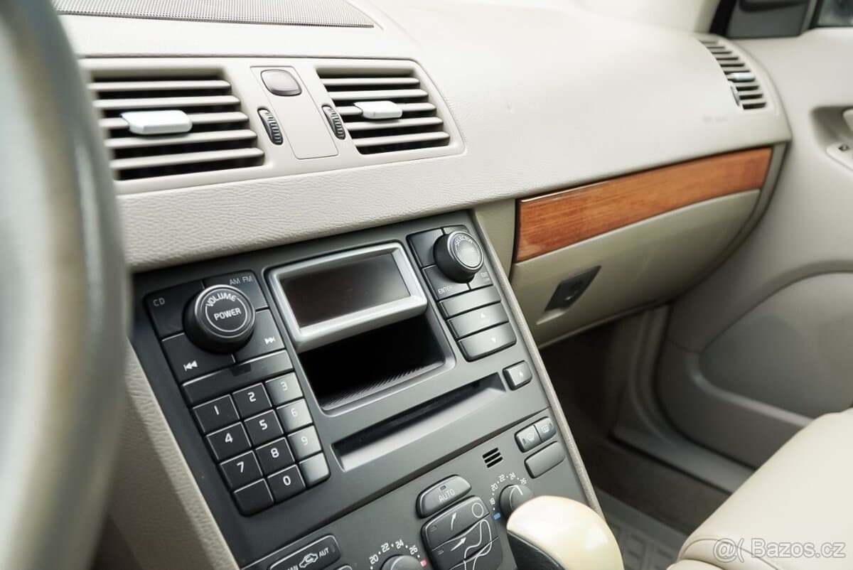 2003 Volvo XC90 - 18