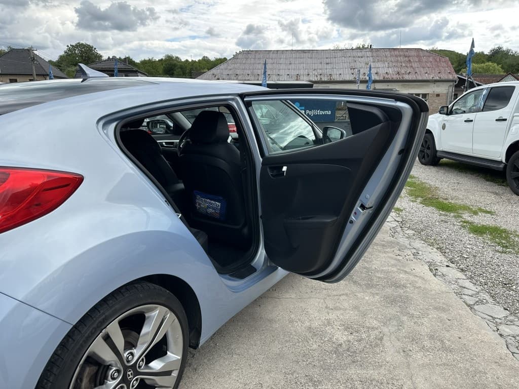 2013 Hyundai VELOSTER - 18