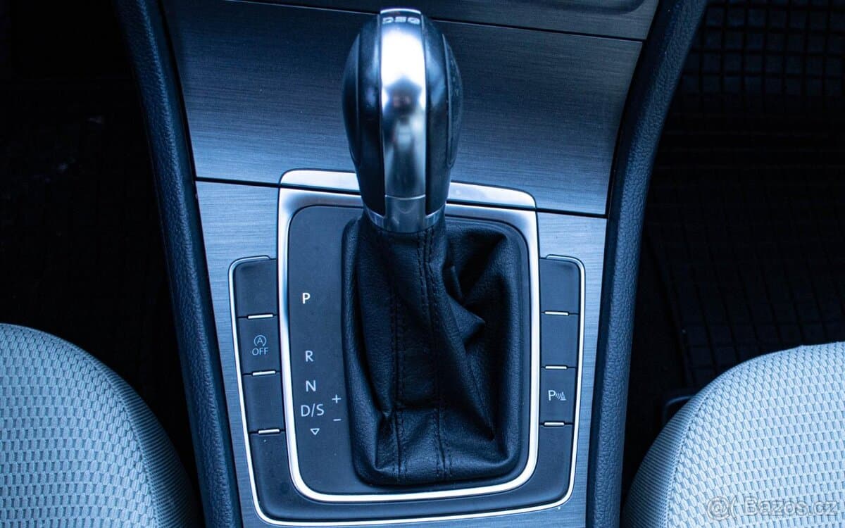 2013 Volkswagen GOLF - 18