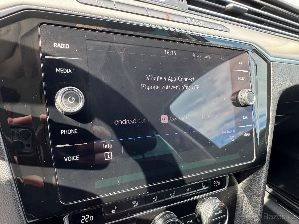 2018 Volkswagen PASSAT - 18