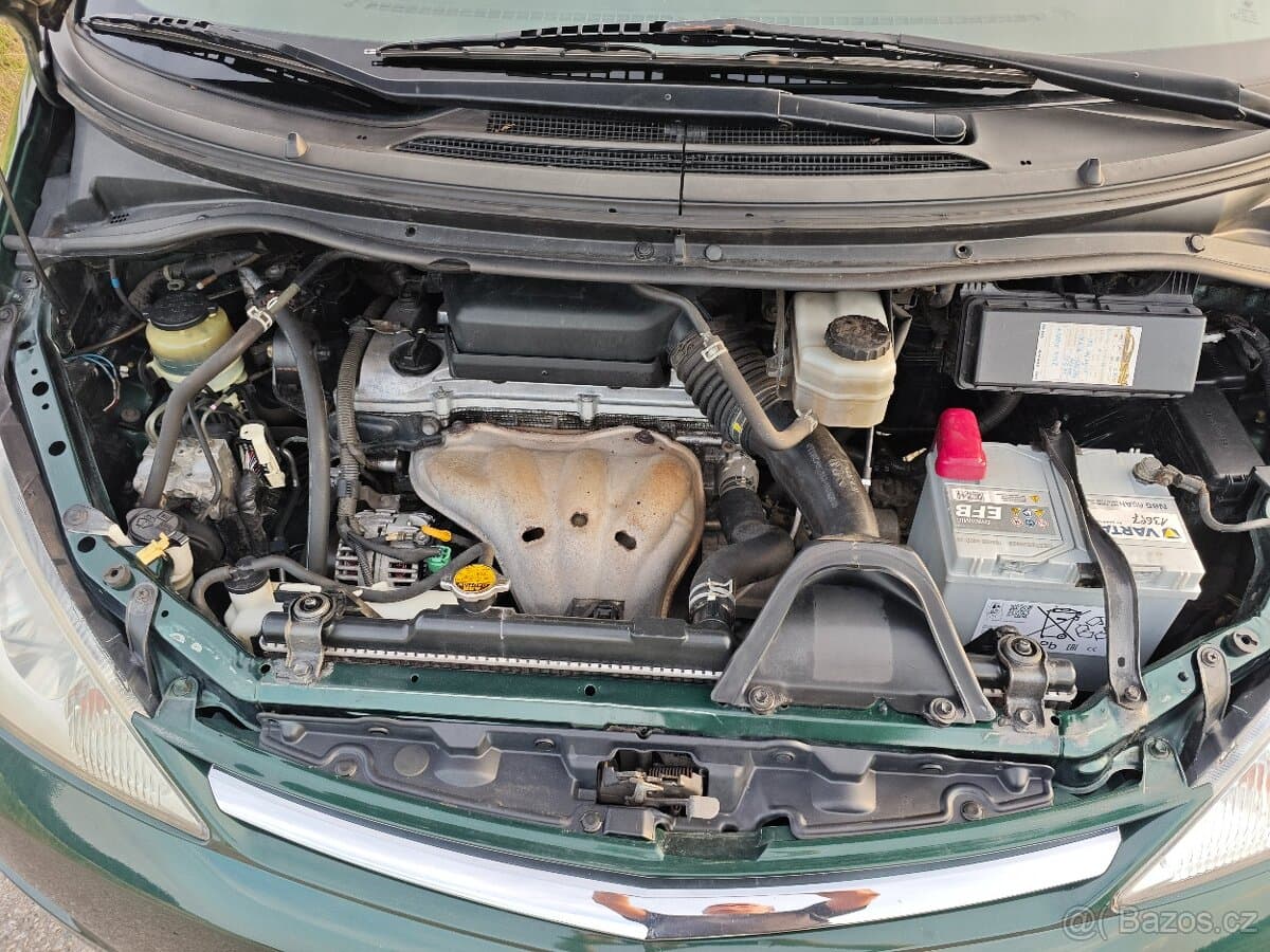 2004 Toyota PREVIA - 18