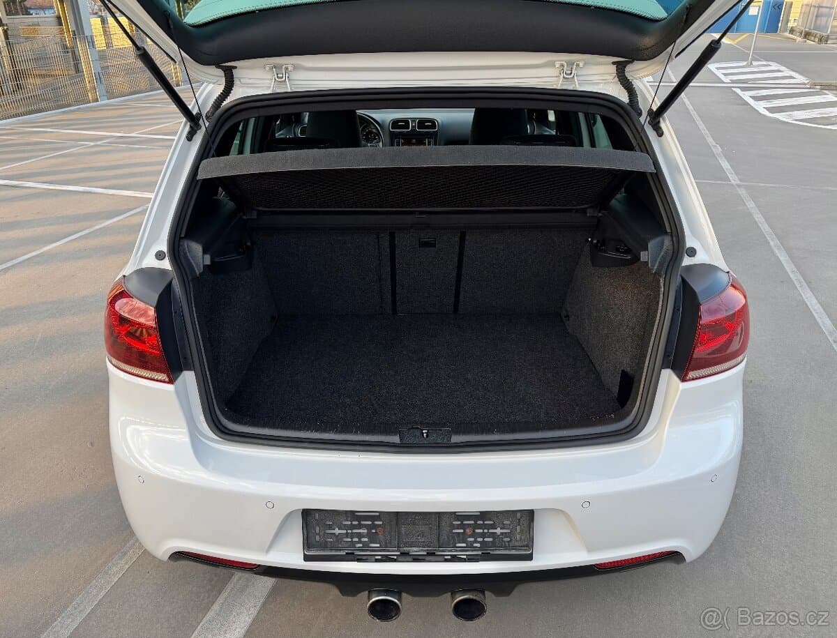 2011 Volkswagen GOLF - 18
