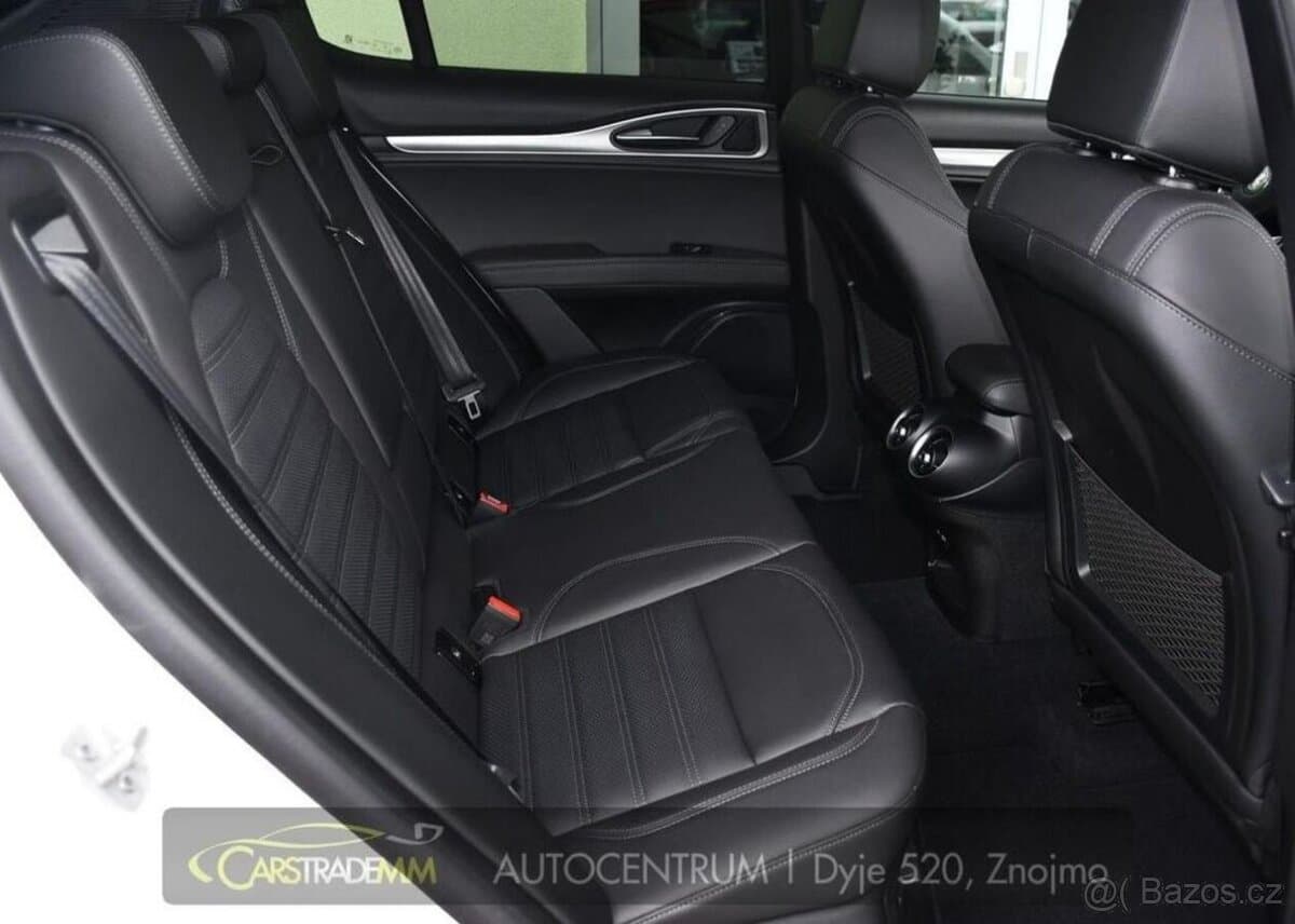 2024 Alfa Romeo STELVIO - 18