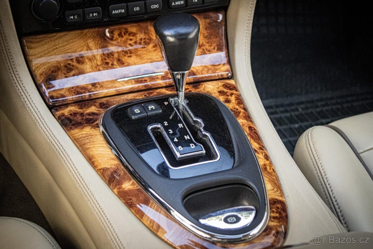 2007 Jaguar XJ - 18