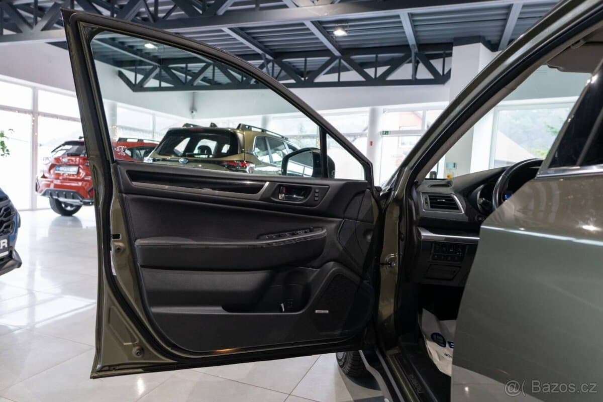 2019 Subaru OUTBACK - 18