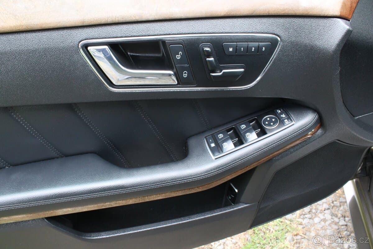2010 Mercedes-Benz E-CLASS - 18
