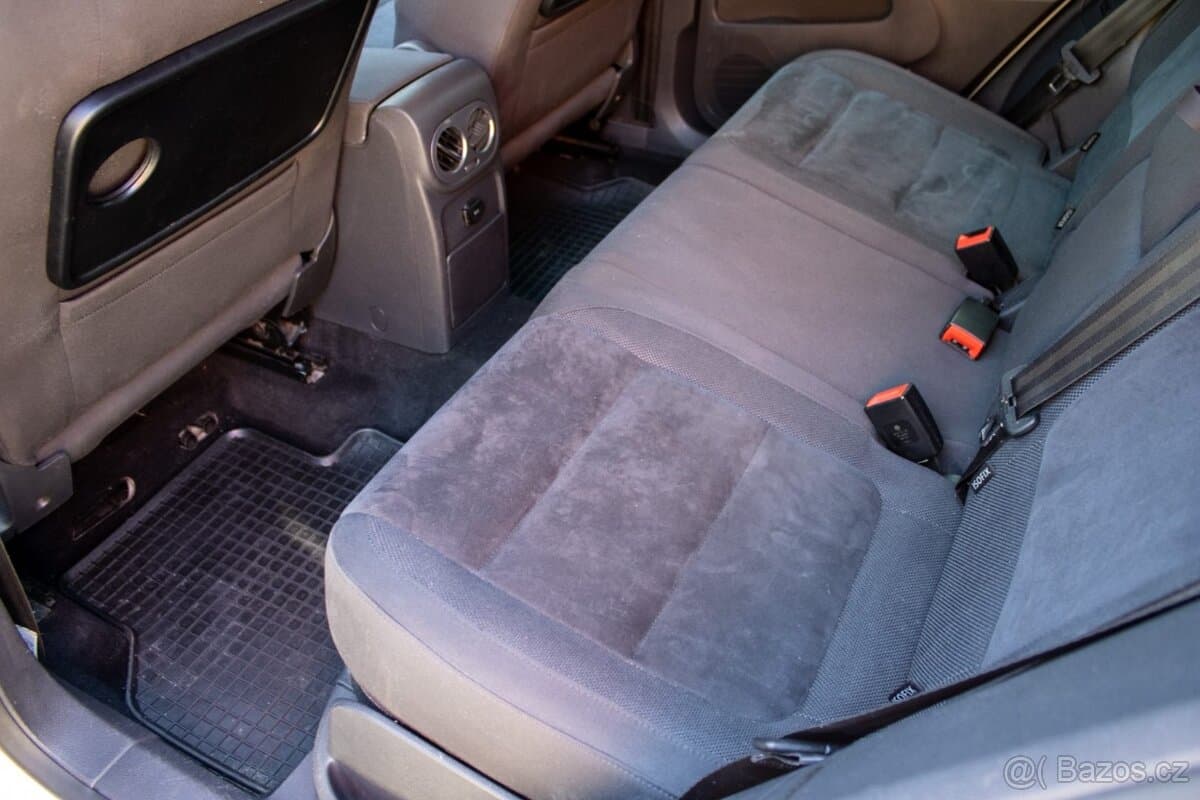 2012 Volkswagen TIGUAN - 18