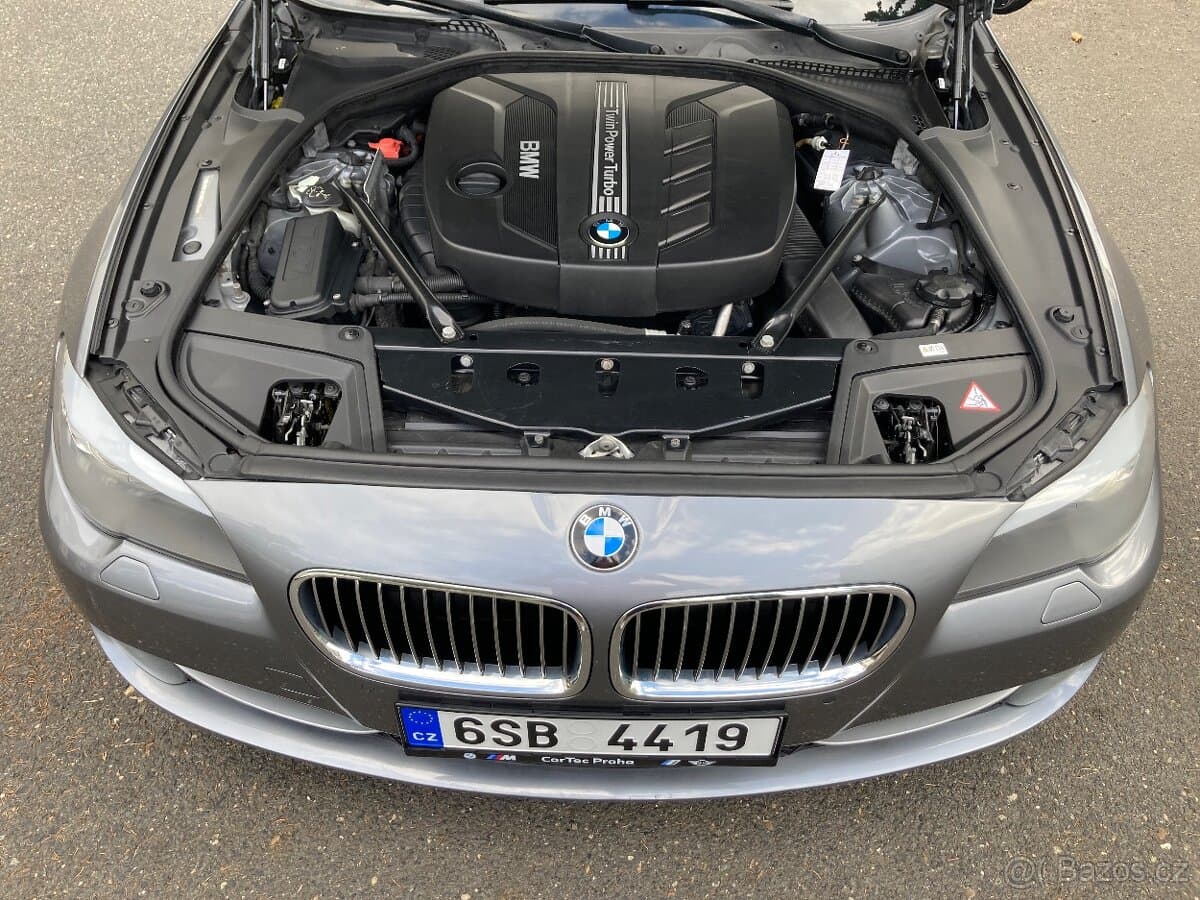 2012 BMW 5-SERIES - 18
