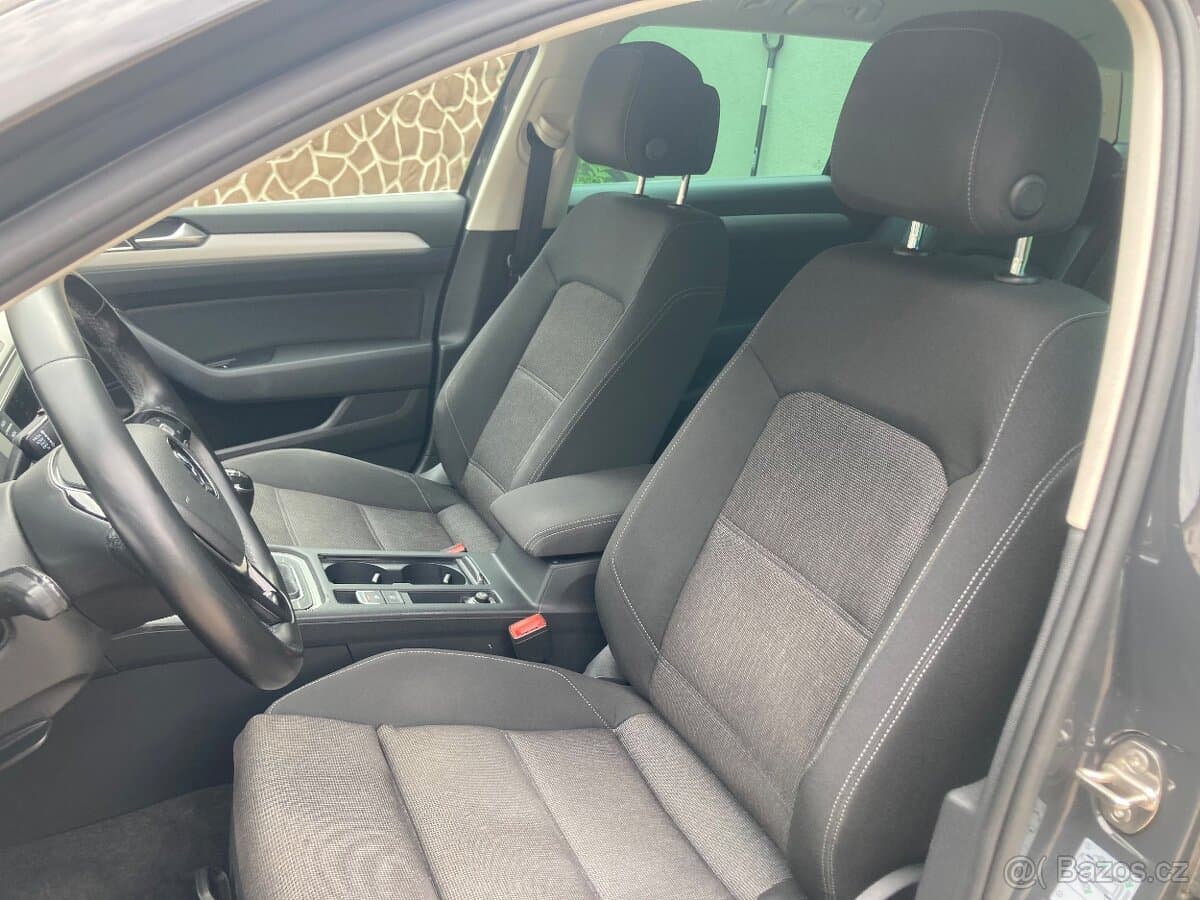 2015 Volkswagen PASSAT - 18