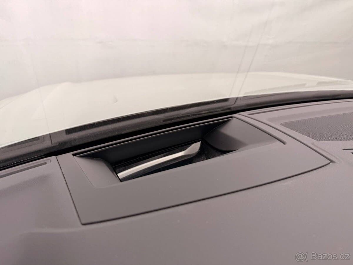 2020 Volkswagen TOUAREG - 18