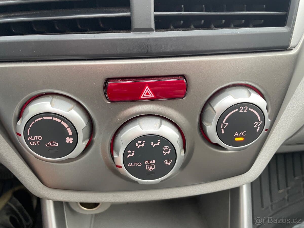 2011 Subaru FORESTER - 18