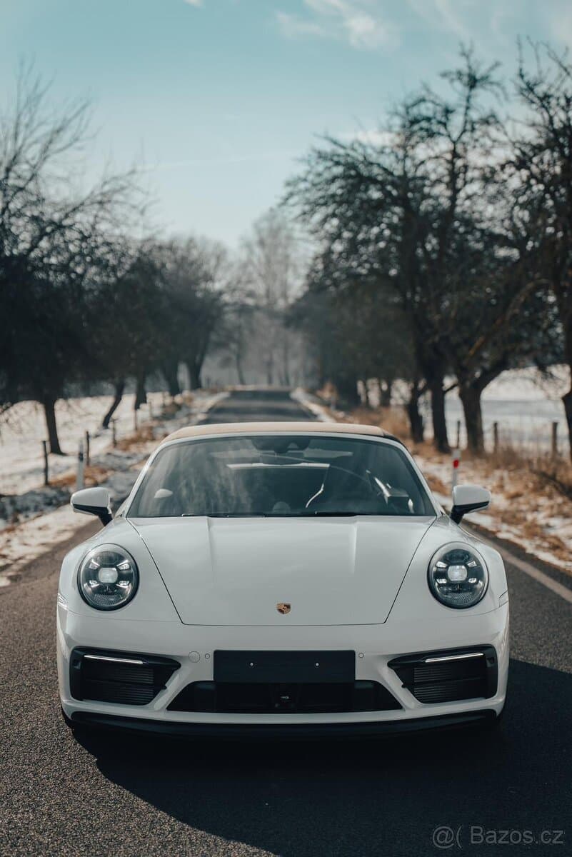 2024 Porsche 911 - 18