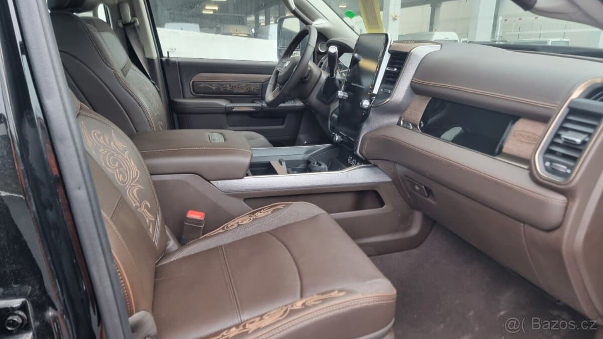 2025 RAM 2500/3500 - 18