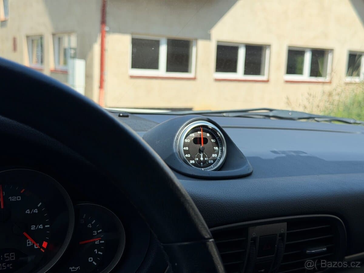 2004 Porsche 911 - 18