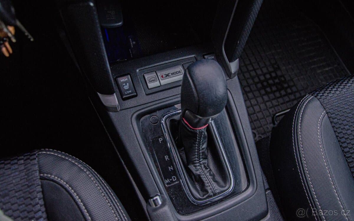 2017 Subaru FORESTER - 18