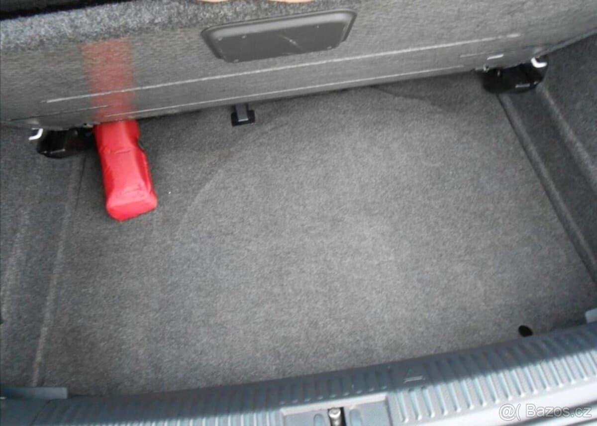 2011 Volkswagen POLO - 18