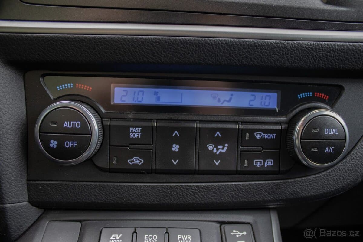 2014 Toyota AURIS - 18