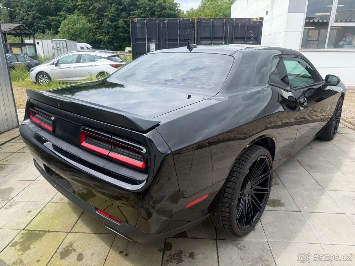 2017 Dodge CHALLENGER - 18