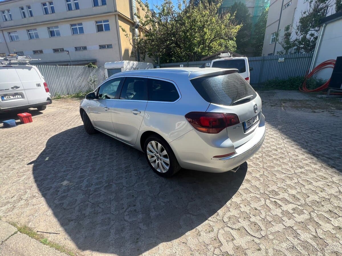 2015 Opel ASTRA - 18