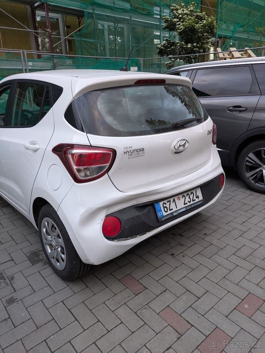 2017 Hyundai i10 - 18