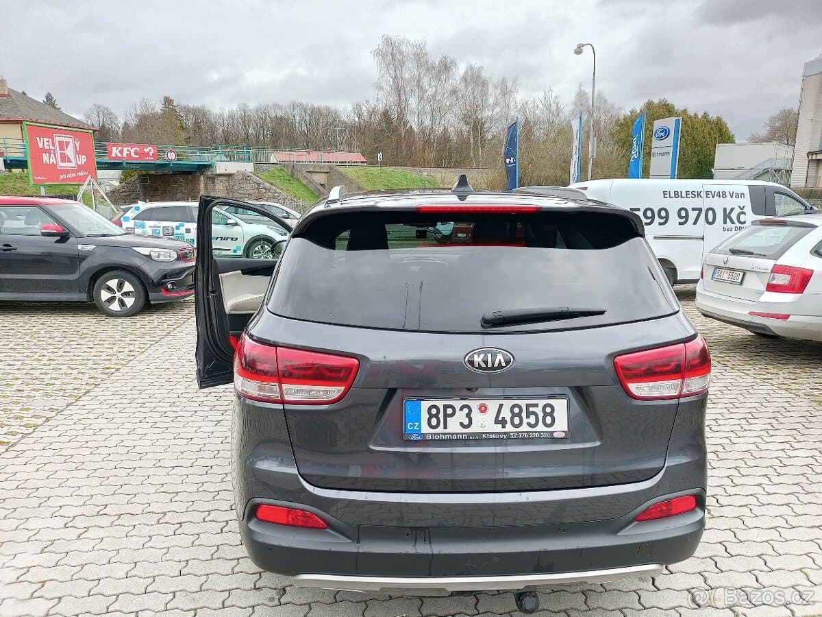 2016 Kia SORENTO - 18