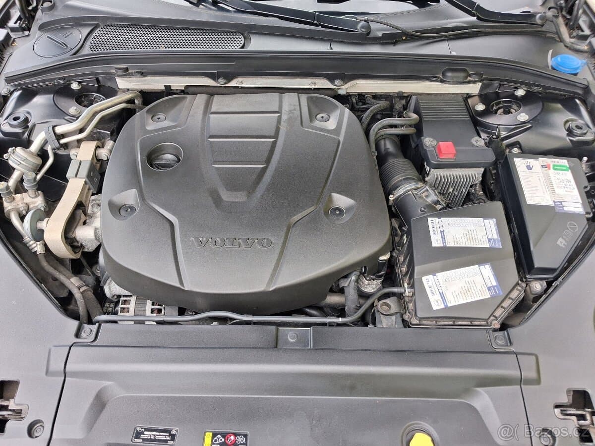 2017 Volvo V90 - 18