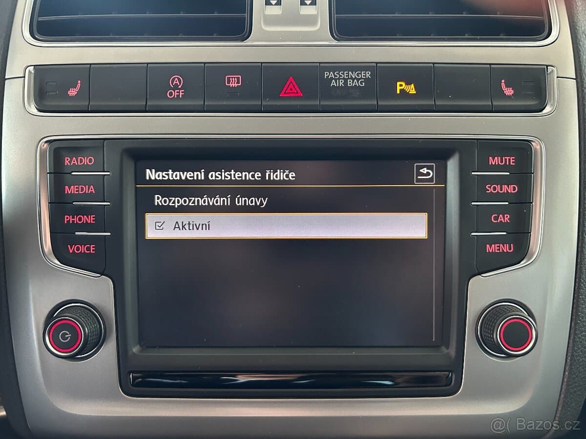 2016 Volkswagen POLO - 18