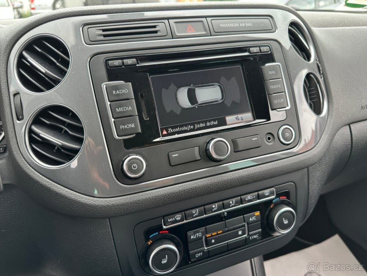 2015 Volkswagen TIGUAN - 18