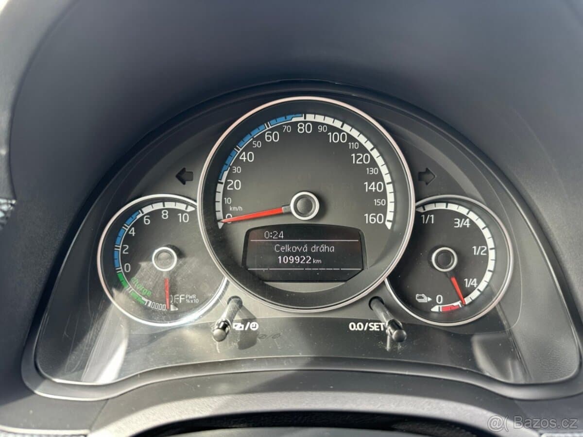 2020 Volkswagen UP! - 18
