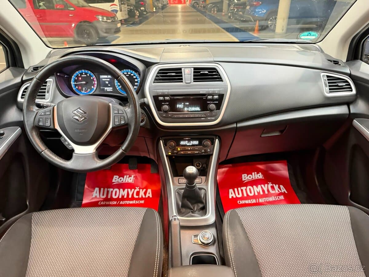 2015 Suzuki S-CROSS - 18